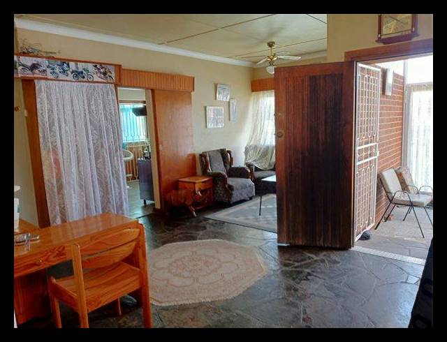 3 BEDROOM HOUSE FOR SALE IN GERMISTON SOUTH